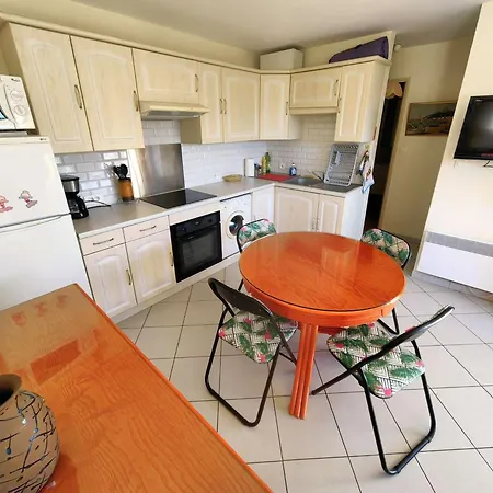 T2 Pour 4 Pers, Jardin, Parking Prive, A 100m De La - Fr-1-607-190 * Agde