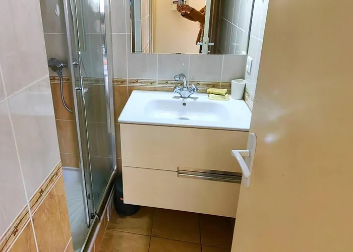 Appartamento T2 Pour 4 Pers, Jardin, Parking Privé, à 100m De La - Fr-1-607-190 Agde